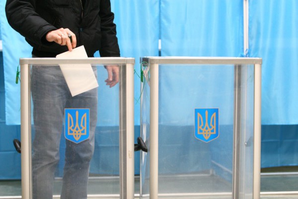 Президент України Петро Порошенко підписав закон про місцеві вибори, прийнятий парламентом 14 липня.
