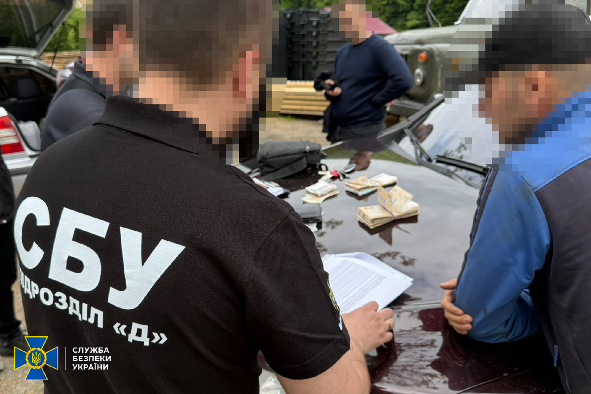 На Закарпатті посадовець попався на хабарі 200 тис. грн за передачу землі (ФОТО)