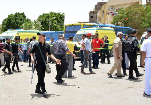 Поблизу єгипетського храму в Луксорі терорист підірвав 6 людей