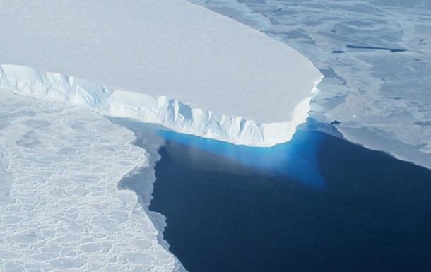 Катастрофічне руйнування льодовика може початися через обвалення під власною вагою.