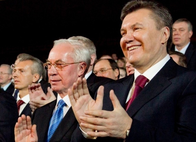 Международная организация уголовной полиции на сегодня не ищет никого из высокопоставленных лиц времен Виктора Януковича, включая самого экс-президентом.