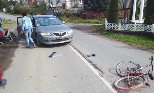 Автомобиль Mazda на чешской регистрации сбил 9-летнего мальчика, который ехал на велосипеде.