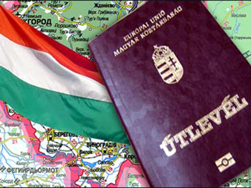 За офіційними даними, громадянство Угорщини мають понад 95 тисяч закарпатців. Експерти ж говорять про значно більшу цифру.