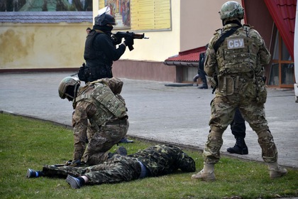 В Ужгороді провели навчальну АТО в міськраді / ВІДЕО