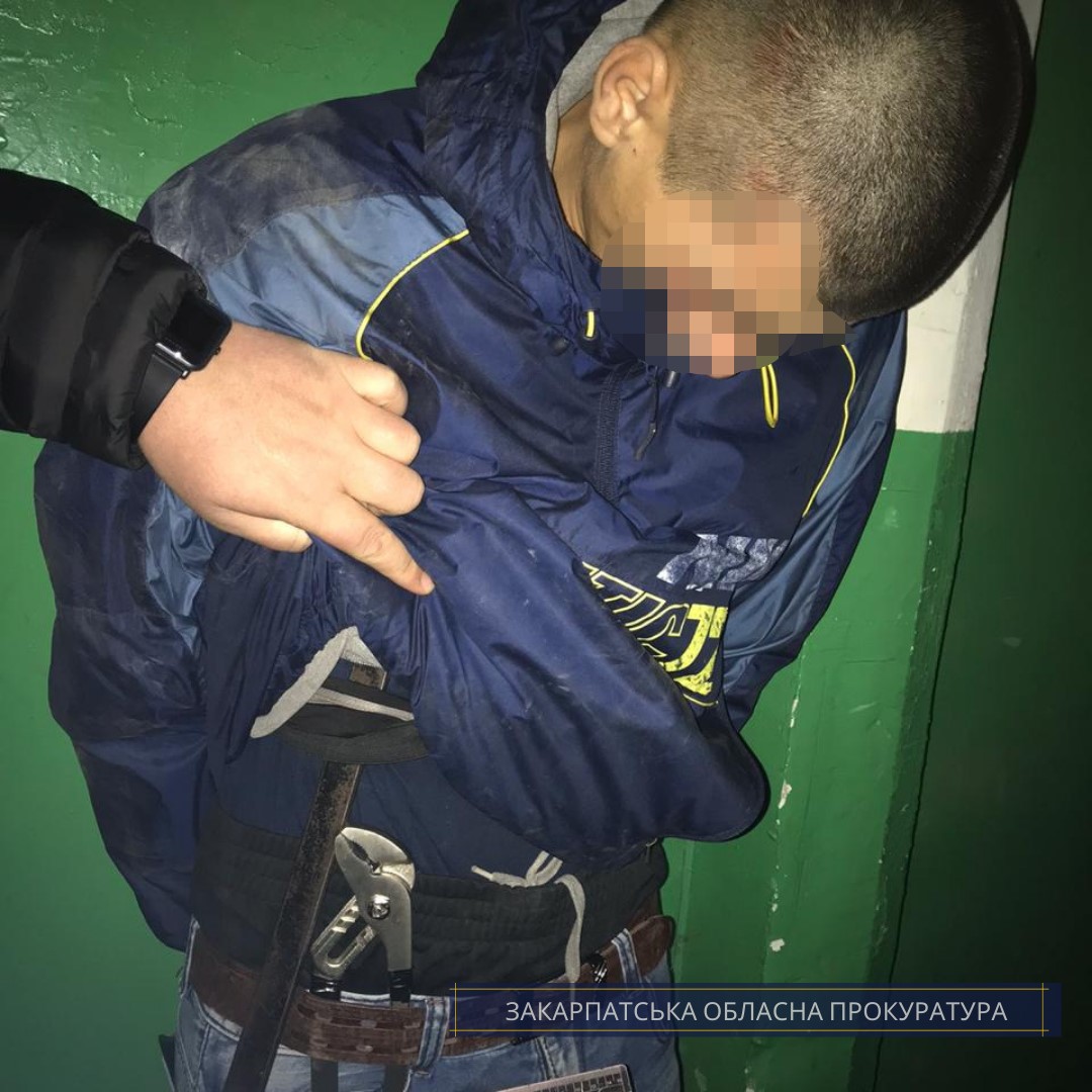 Два человека были задержаны в Ужгороде в конце прошлой недели по подозрению в совершении квартирных краж.