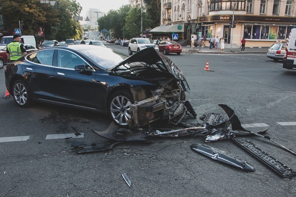 Аварія, схожа на харківську трагедію, сталася сьогодні в Києві. 