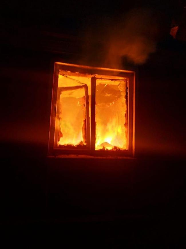 17 декабря в 04:10 поступило сообщение о возгорании окна табачного магазина в Мукачево на улице. Мира.