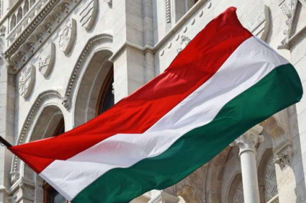 Центр Миротворець оприлюднив оновлений список чиновників із понад 500 осіб, які мають громадянство Угорщини.