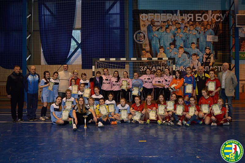 Десять дівочих команд Закарпаття зустрілися на футбольних змаганнях в Ужгороді