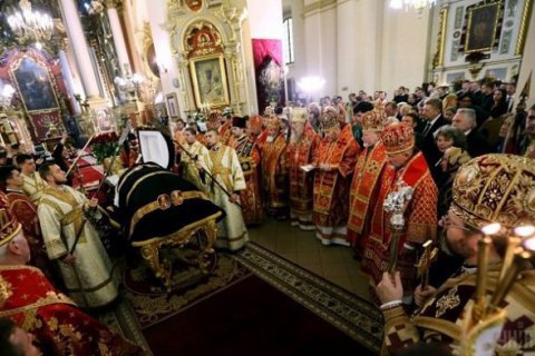 Сьогодні, 3 червня, у Львові пройшла церемонія прощання з кардиналом Української греко-католицької церкви Любомиром Гузаром, повідомляє УНІАН.