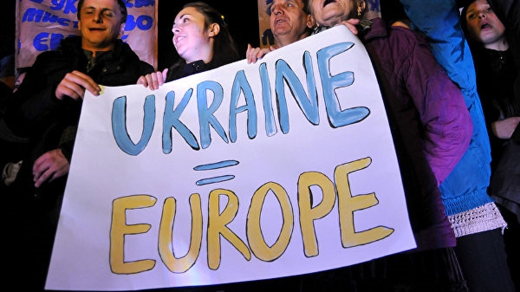 Европарламент одобрил безвіз для Украины. Можно паковать чемоданы?
