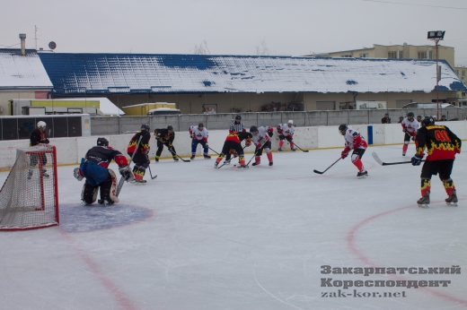 У суботу, 23 грудня, в Ужгороді відбулися чергові ігри Чемпіонату Закарпаття з хокею.