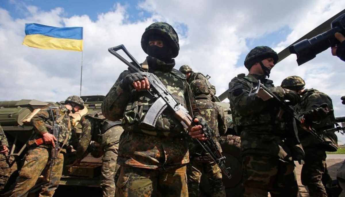 Українські військові продовжують звільнювати від окупантів населені пункти на Харківщині.

