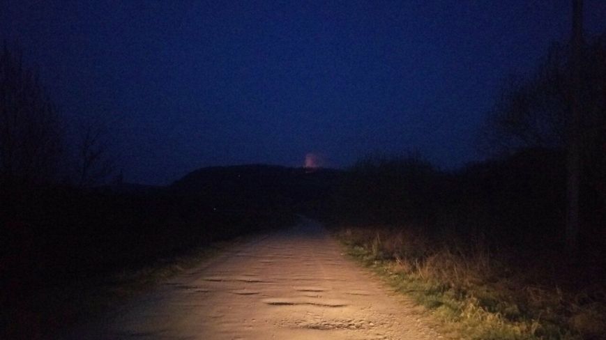 Вчора, 3 квітня, близько 22 години, ужгородці у соцмережі Фейсбук повідомили про імовірну пожежу у лісі, що в селі Оріховиця.