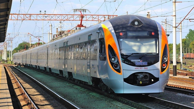 Українські та словацькі залізничники досягли домовленості щодо запуску нового залізничного маршруту Кошице – Чоп – Мукачево колією 1435 мм з червня цього року.