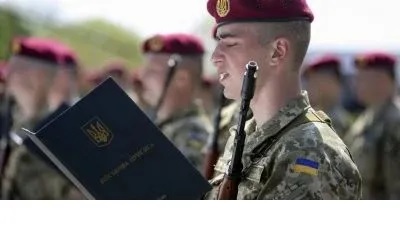 Президент України Володимир Зеленський підписав указ, яким вніс зміни у положення про військовий квиток і він вступив в дію з 28 червня.
