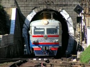 Учасники українсько-румунської-угорської робочої групи хочуть відновити історичні маршрути руху пасажирських перевезень потягів через станцію Рахів до Румунії, Угорщини та Чехії.