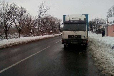 ДТП з потерпілою сталося вчора на трасі у селі Коропець, на Мукачівщині. Каміон 