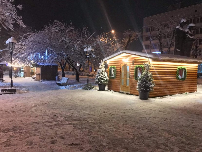 У Виноградові волонтери просять міську раду залишити вільний доступ до "Резиденції добрих справ"