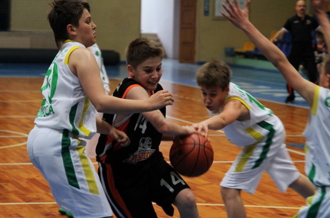 С 27 по 29 ноября в г. Киеве состоялся второй тур Всеукраинской юнацькоі лиги по баскетболу среди юношей 2000 года рождения.