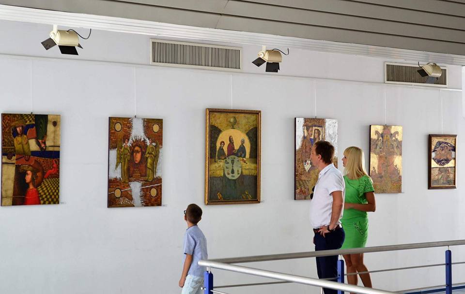 В артгалереї Морського вокзалу в Одесі відбулось відкриття експозиції Валерія Козуба «Мова символів».
