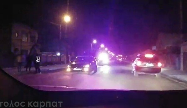 У Виноградові сталася ДТП: з'явилося відео з місця події (ВІДЕО)