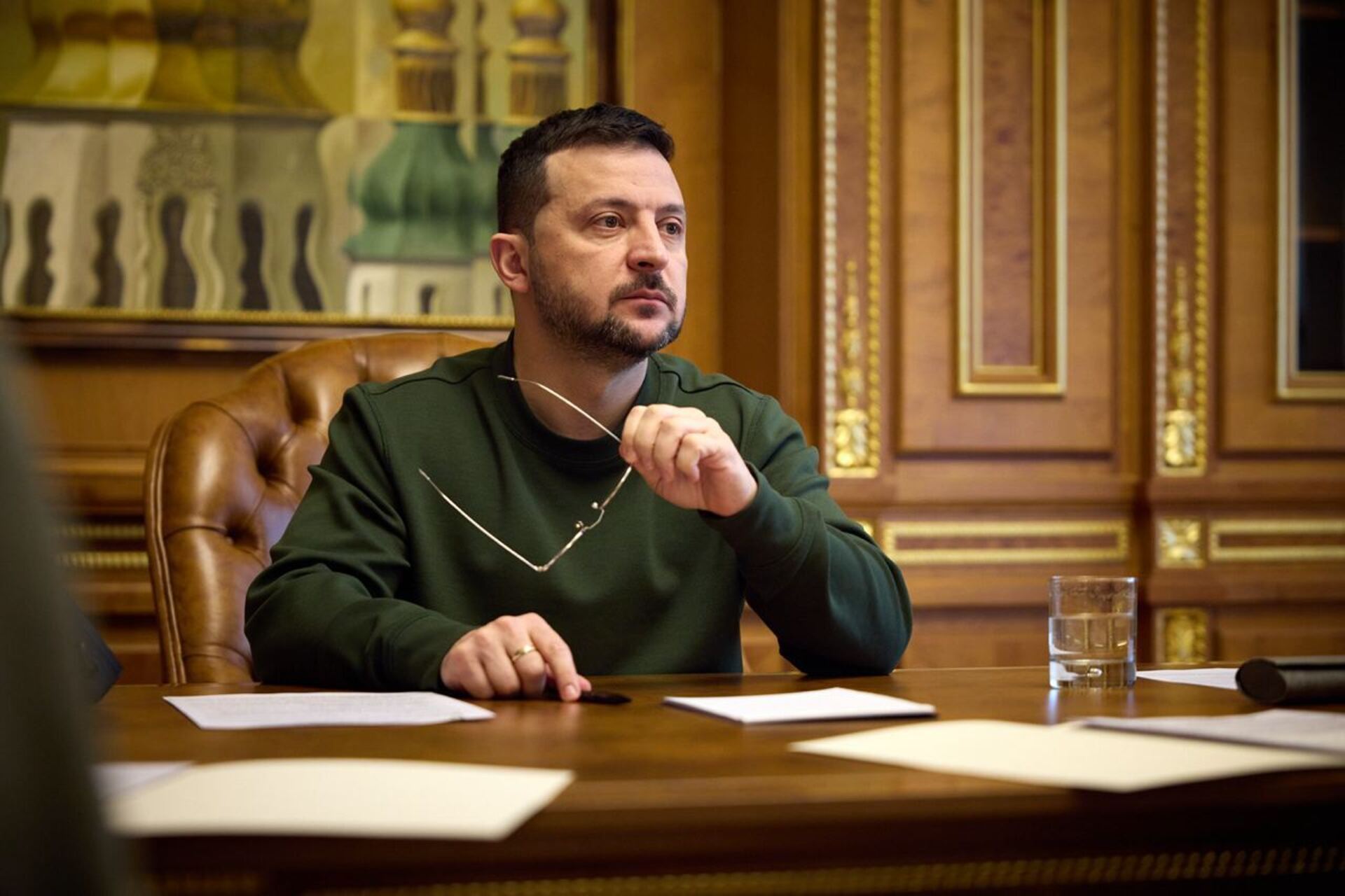 Зеленський підписав важливий закон: що зміниться для іноземців в Україні?