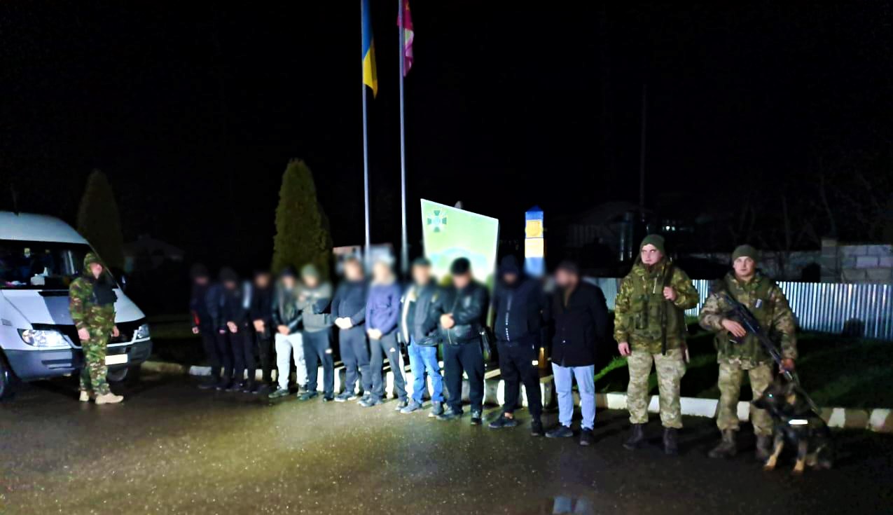 Упродовж минулої доби прикордонники Мукачівського загону зупинили на державному кордоні 20 чоловіків призовного віку.