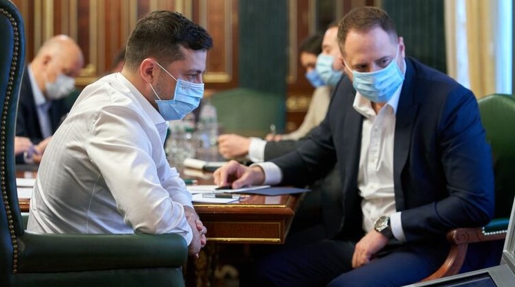 Володимир Зеленський і Андрій Єрмак захворіли коронавірусів.