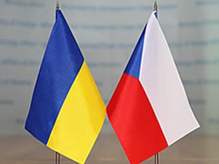 Президент Экономической палаты Чехии Владимир Длоуги и его украинский коллега Геннадий Чижиков подписали меморандум об углублении торгового сотрудничества между обоими государствами.
