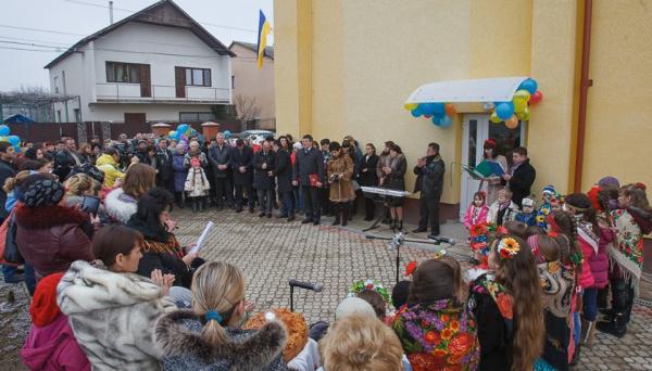 27 грудня, керівництво краю взяло участь в урочистому відкритті нового дитячого садочка у с.Веряця, що на Виноградівщині.