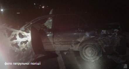 Сегодня, 9 февраля, в ДТП на автодороге Киев-Чоп погибли два человека. Столкнулись фура и два легковых автомобиля.