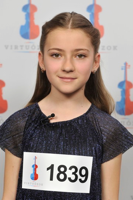 Голос Карпат уже сообщал, что 12 - летняя девушка из береговского Оросієва попала к завершающей стадии соревнований“Виртуозов”, которое проводит венгерская телекомпания “Дуна”. 