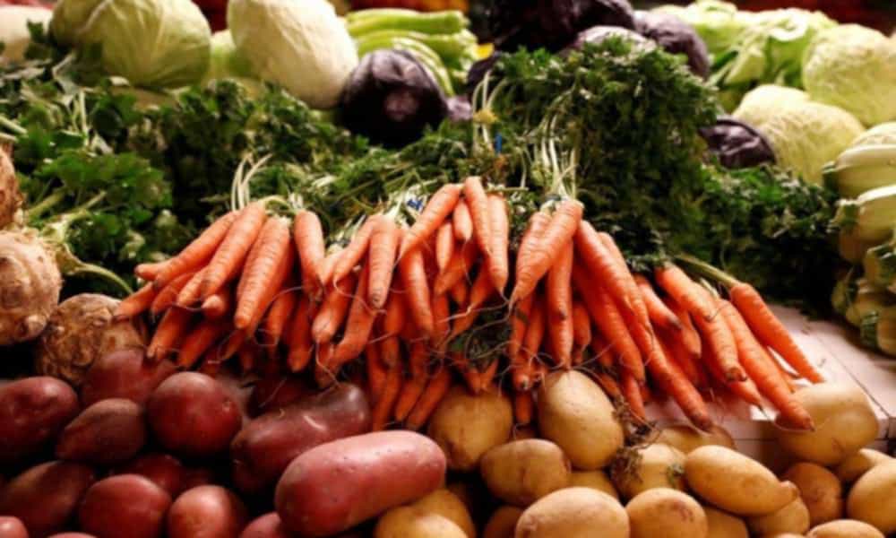 Великі супермаркети України опублікували свіжі ціни на картоплю, капусту, цибулю та моркву.