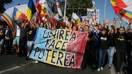 Також учасники протесту пікетували посольство Росії з вимогами вивести російські війська із території Придністров'я