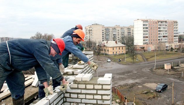 Нелегкі гроші: прикарпатець розповів, як доводилося поневірятись по Росії та Польщі