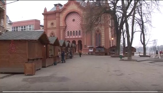 В Ужгороді відкрилися передсвяткові ярмарки / ВІДЕО