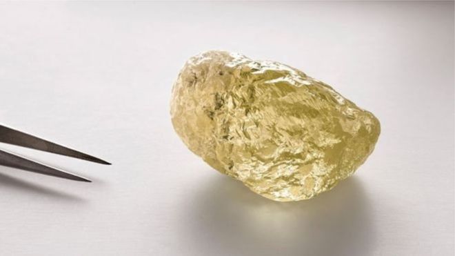 Канадська алмазовидобувна компанія повідомила, що побила власний рекорд, знайшовши найбільший алмаз, який будь-коли знаходили в Північній Америці.

