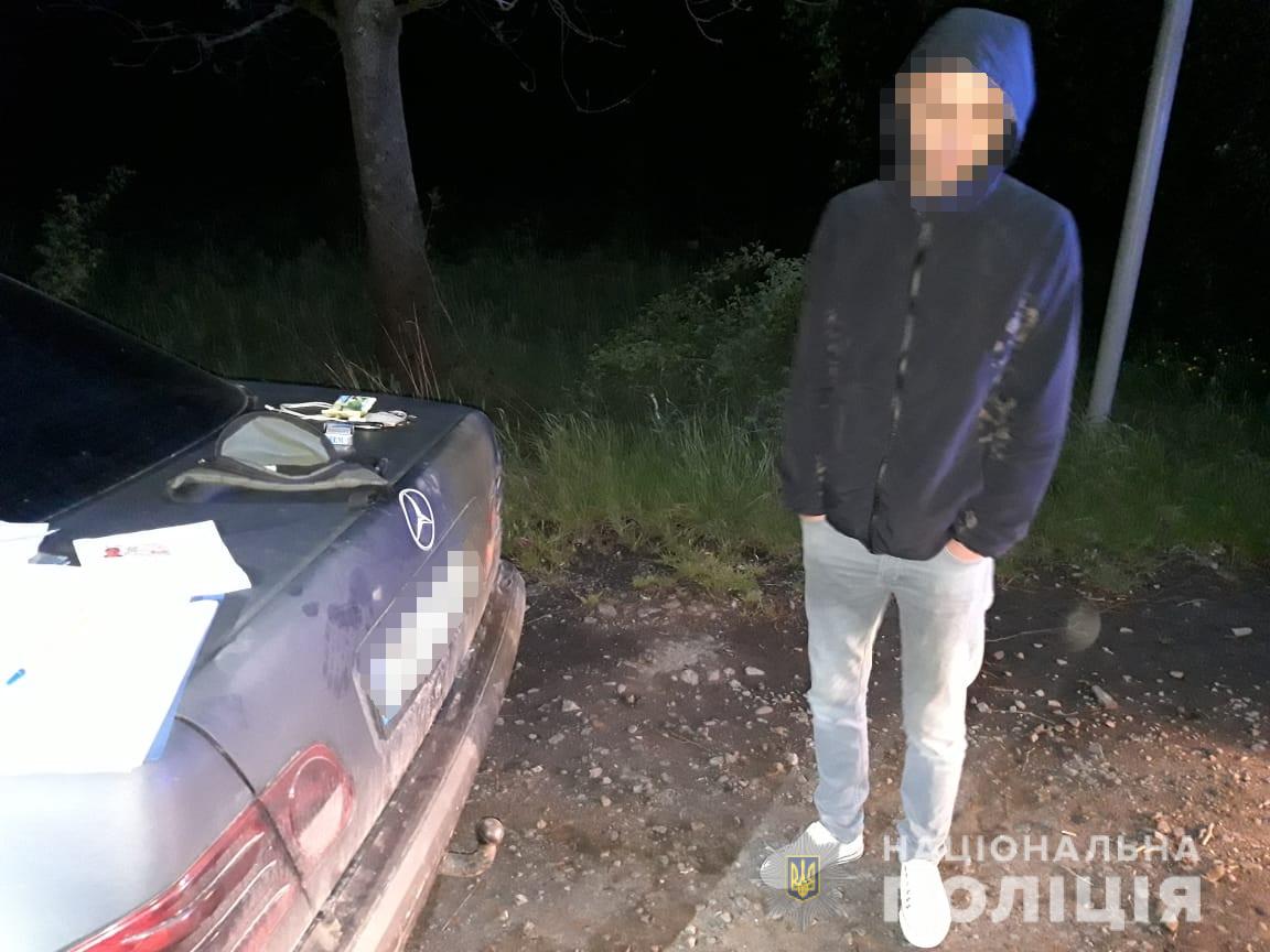 Під час патрулювання у селі Теково працівники поліції виявили двох водіїв, які керували транспортними засобами у стані наркотичного сп’яніння. 
