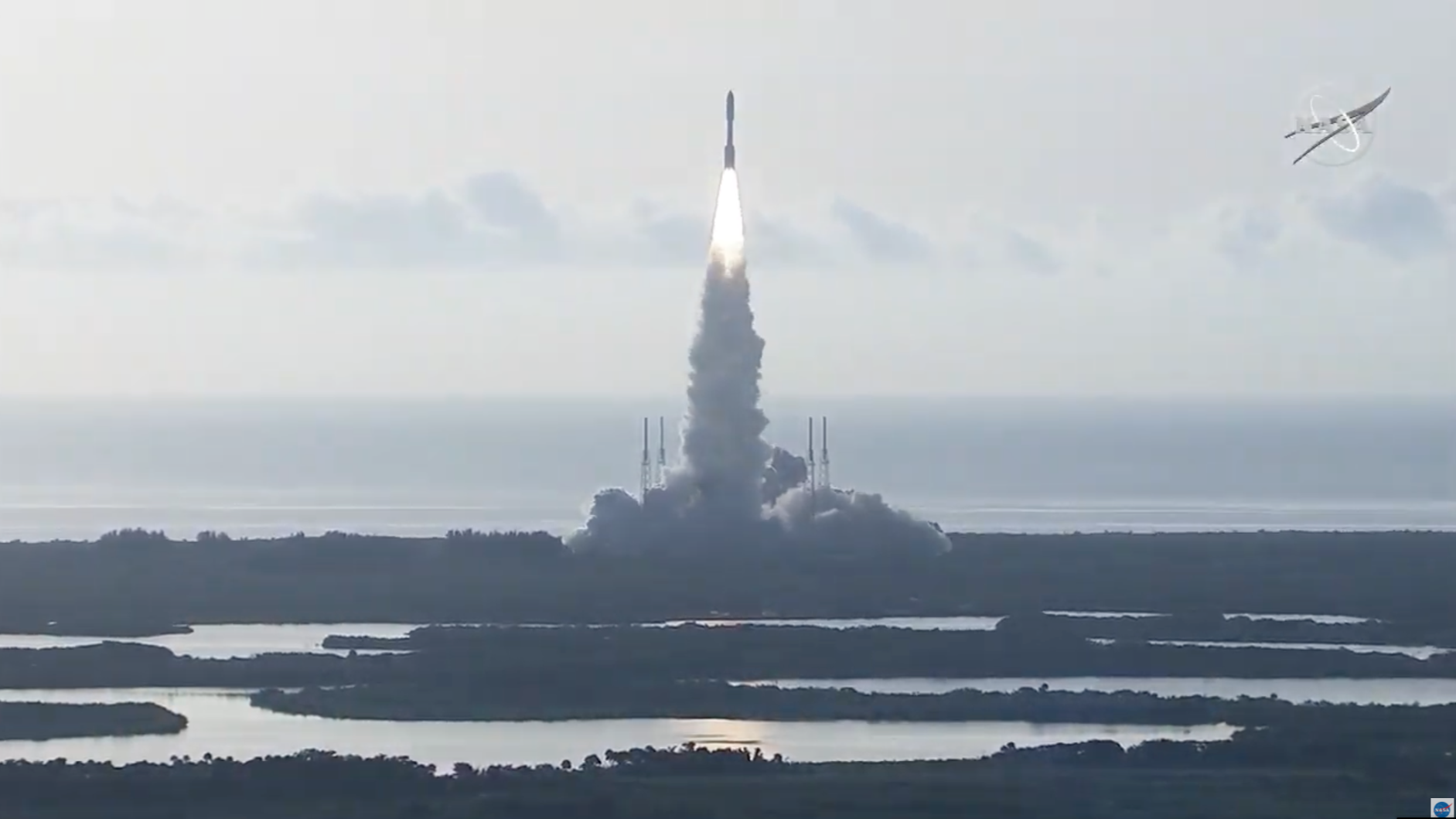 Ракета Atlas V успішно вивела на орбіту перелетіну платформу з апаратами, тепловим щитом і посадковим модулем