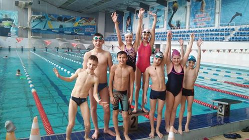 Воспитанники оздоровительно-спортивного клуба плавания 