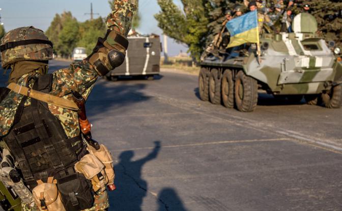 Президент України Петро Порошенко заявив, що формат антитерористичної операції буде змінений на операцію Об'єднаних сил, як це передбачено законом про реінтеграцію Донбасу.