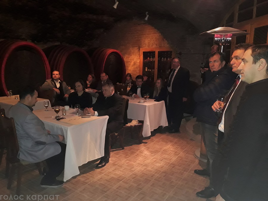 Наприкінці січня в угорському Будофоці 12 співзасновників з різних куточків Карпатської низовини створили Спілку закордонних угорських виноробів (СЗУВ).