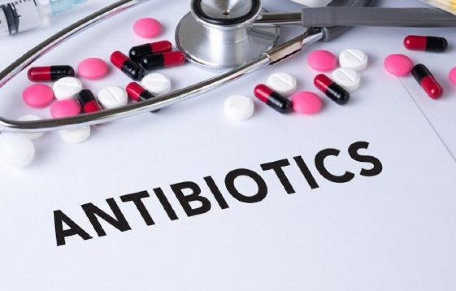 Антибіотики – ліки проти серйозних хвороб, але також вони можуть бути небезпечні для здоров'я дітей.