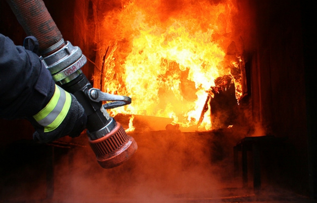 Пожежа в надвірній споруді спалахнула в ніч на 20 жовтня в селі Пацканьово.