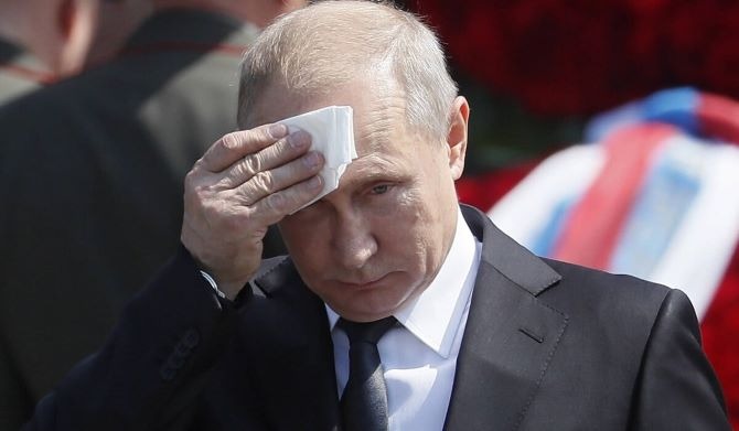 Російський диктатор Володимир Путін має серйозні проблеми зі здоров’ям. Вже є підтвердження, що серед ночі йому терміново викликали швидку допомогу.