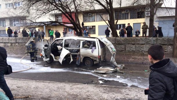 В Харькове взорвался автомобиль комбата, есть пострадавшие / ВИДЕО