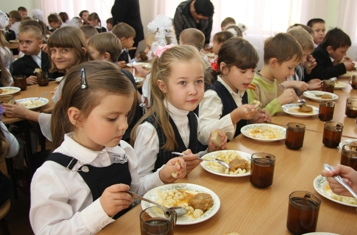 Місто фінансуватиме в 2016 році харчування усіх школярів 1-4 класів.