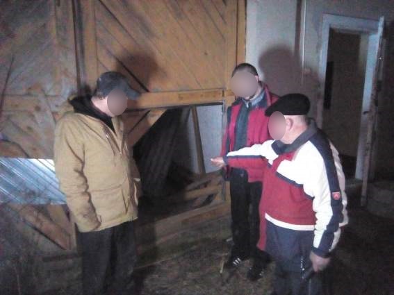 До працівників поліції звернулася 60-річна жителька села Мужієво, що на Берегівщині. Жінка розповіла, що в сільській котельні хтось розбив вікно та виніс 10 електродвигунів та 50 метрів кабелю.

