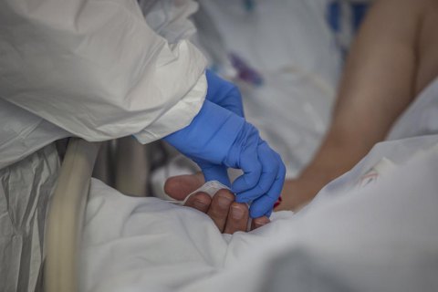За прошедшие сутки 679 человек в Закарпатье подтвердили коронавирус методом ПЦР.